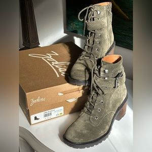 NEW Zodiac Gemma Suede Boots 6.5